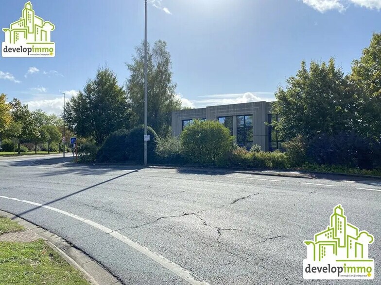 Office in Caen for lease - Building Photo - Image 3 of 8