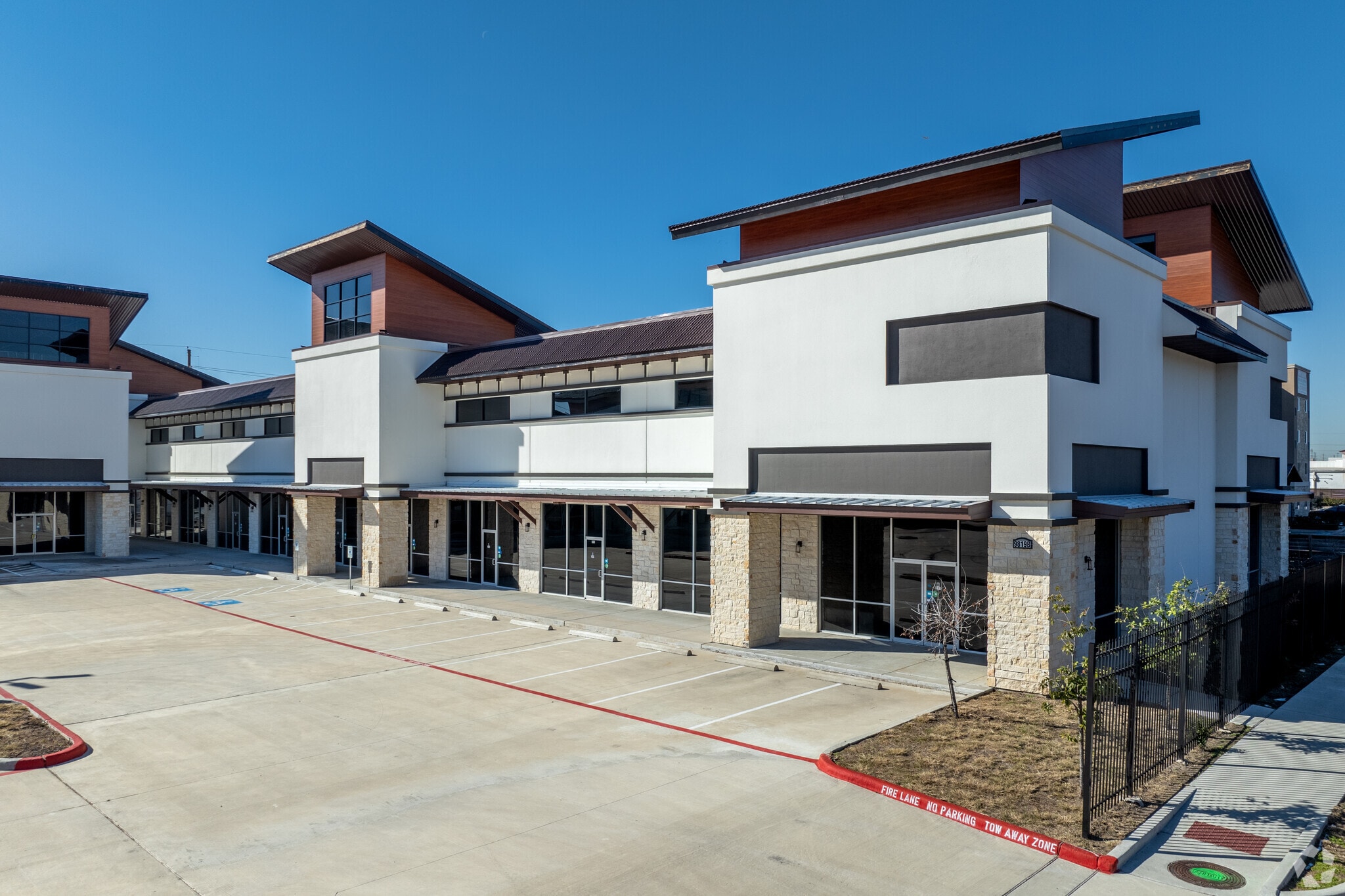 9889 United Drive, Houston, TX for sale Building Photo- Image 1 of 34