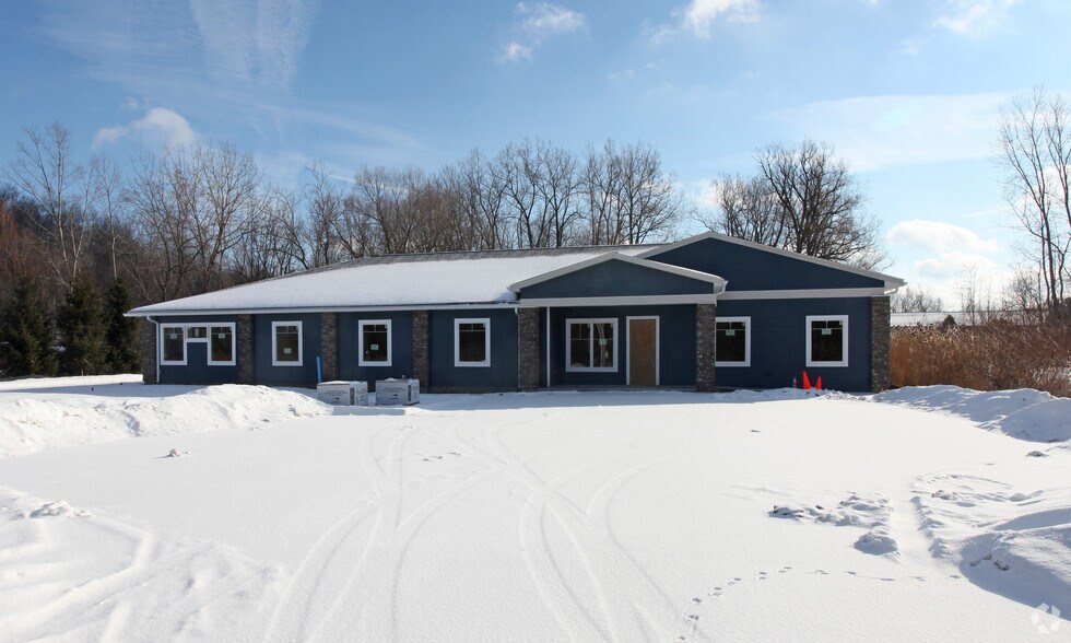 314 Hogan Rd, Fairport, NY 14450