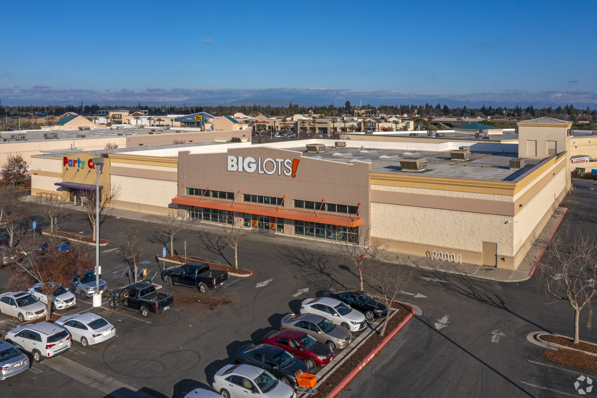 7370-7374 N Blackstone Ave, Fresno, CA for lease Building Photo- Image 1 of 6