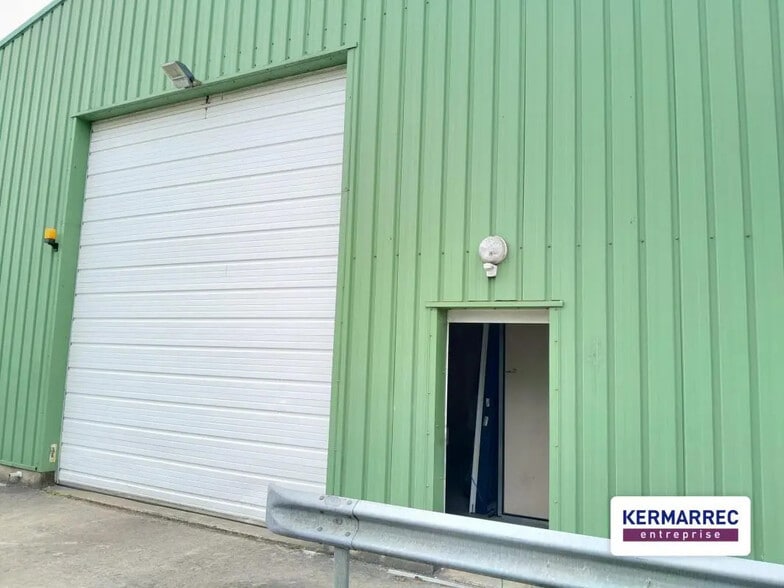 Flex in Betton for sale - Building Photo - Image 1 of 4