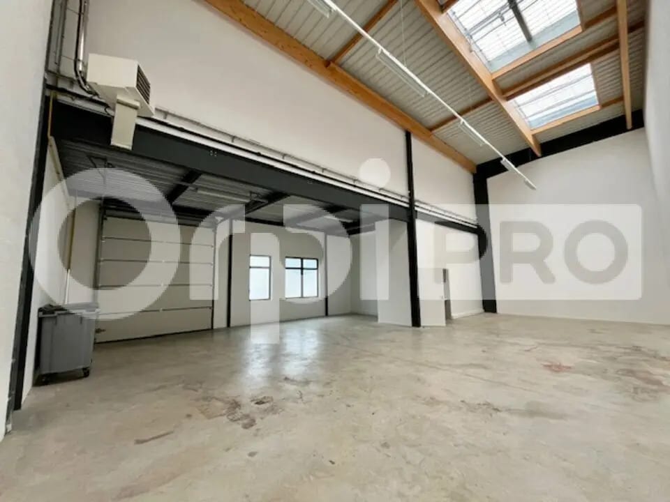 Flex in Lieusaint for lease Interior Photo- Image 1 of 9