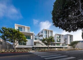 Millennium Santa Monica | 2929 Pennsylvania - Pub