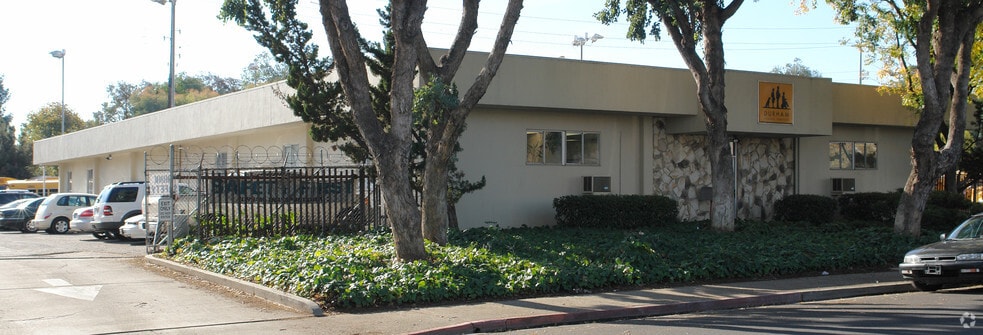 1025 Shary Cir, Concord, CA for lease - Primary Photo - Image 2 of 3