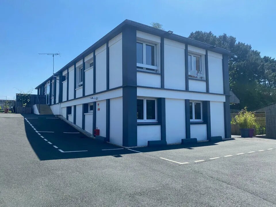 Office in Quimper for lease Building Photo- Image 1 of 6