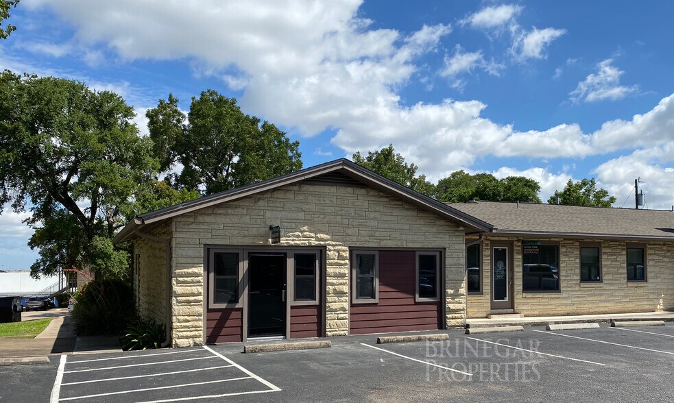 1106 S Mays, Round Rock, TX for sale - Building Photo - Image 1 of 1