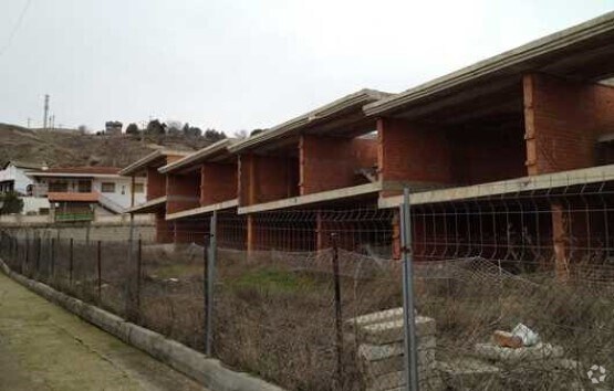 Calle Calvario, 1, Carabaña, Madrid for sale - Building Photo - Image 1 of 1