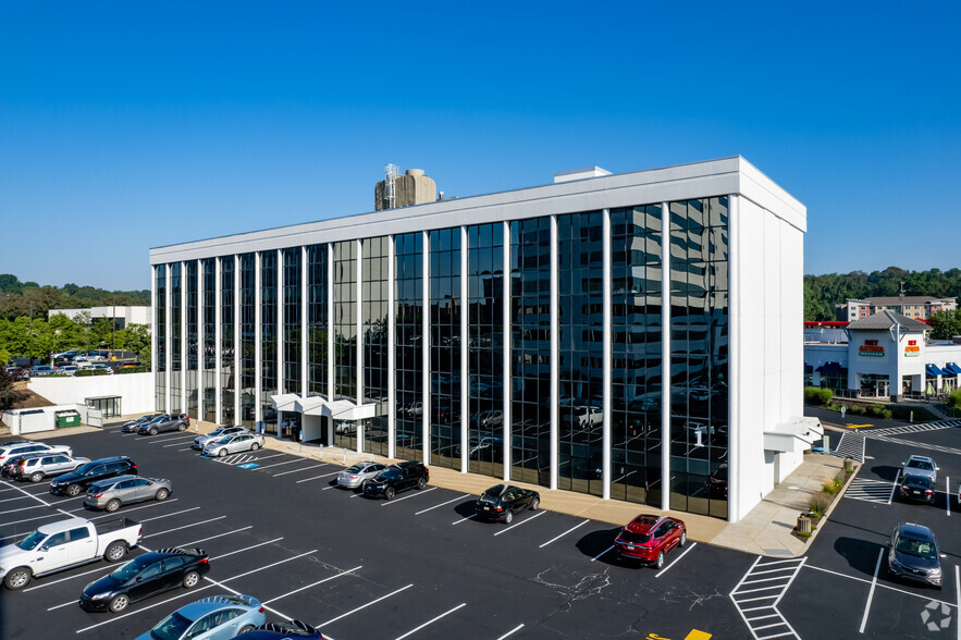 201 Penn Center Blvd, Pittsburgh, PA for lease - Building Photo - Image 1 of 3