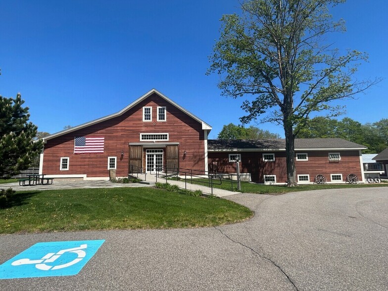 244 Amesbury Rd, Kensington, NH for sale - Primary Photo - Image 1 of 25