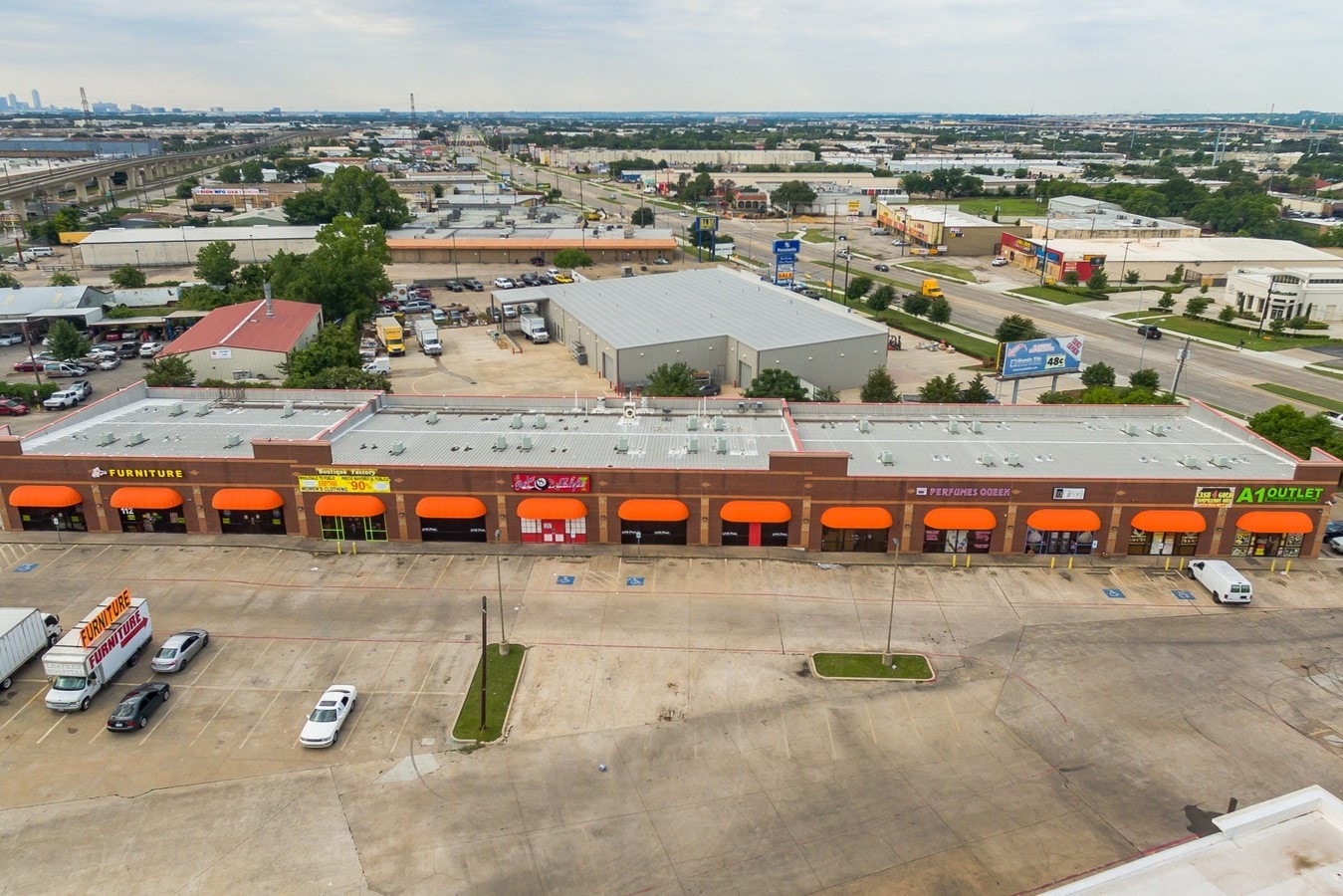 11180 Harry Hines Blvd, Dallas, TX 75229