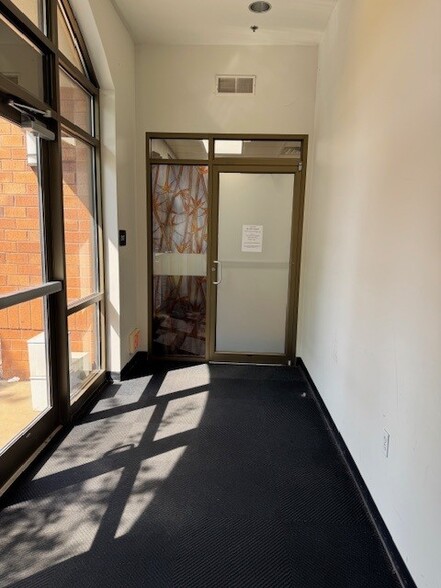 766 W Lincoln Hwy, Exton, PA for lease - Interior Photo - Image 3 of 21