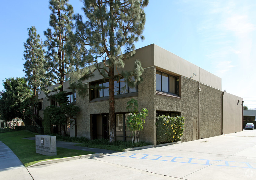 1434-1440 W Taft Ave, Orange, CA for lease - Primary Photo - Image 1 of 14