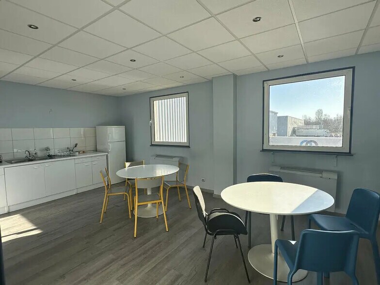 Industrial in Strasbourg for lease - Interior Photo - Image 3 of 4