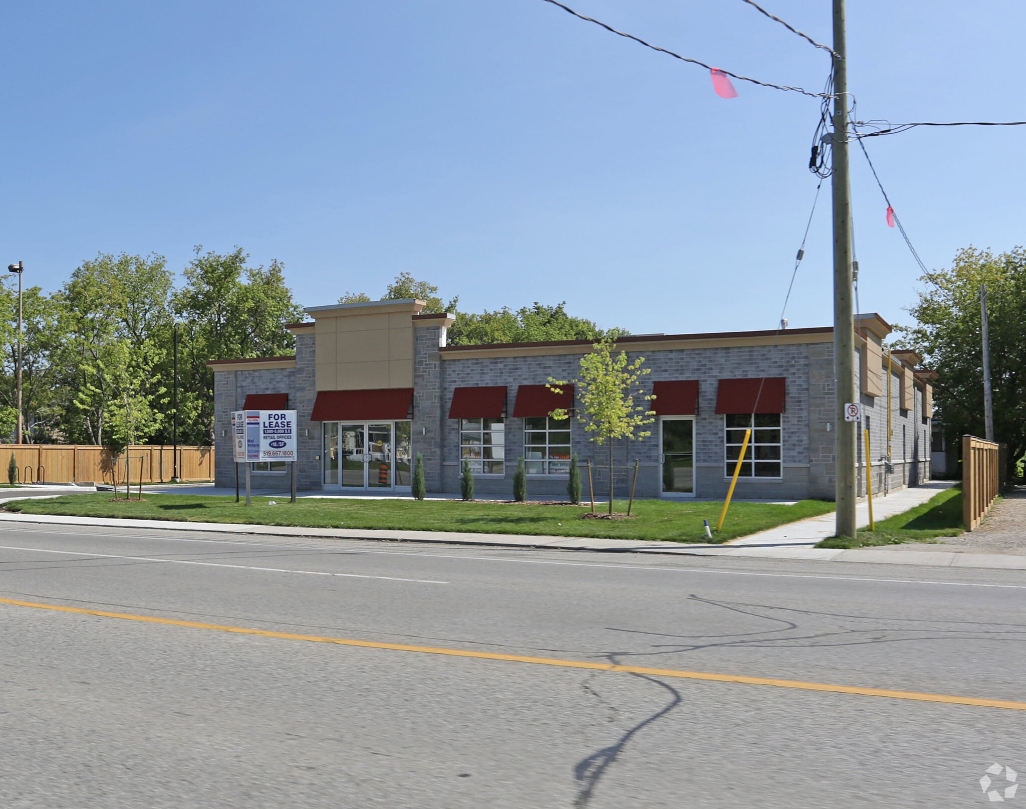 2055 Dundas St, London, ON for sale Primary Photo- Image 1 of 1