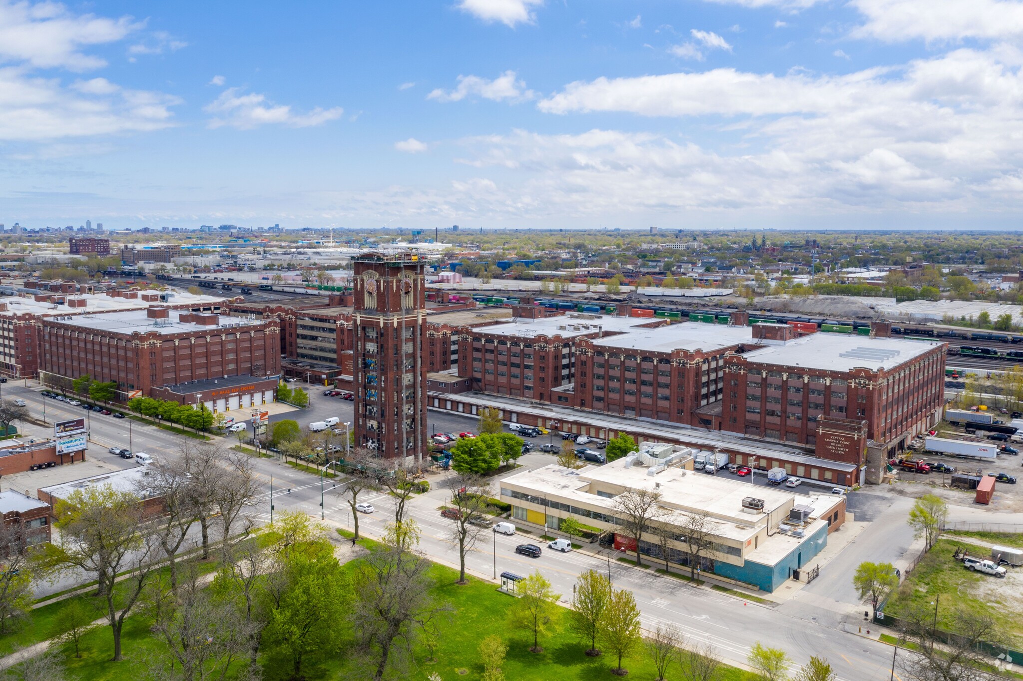 1965 W Pershing Rd, Chicago, IL for lease Building Photo- Image 1 of 1