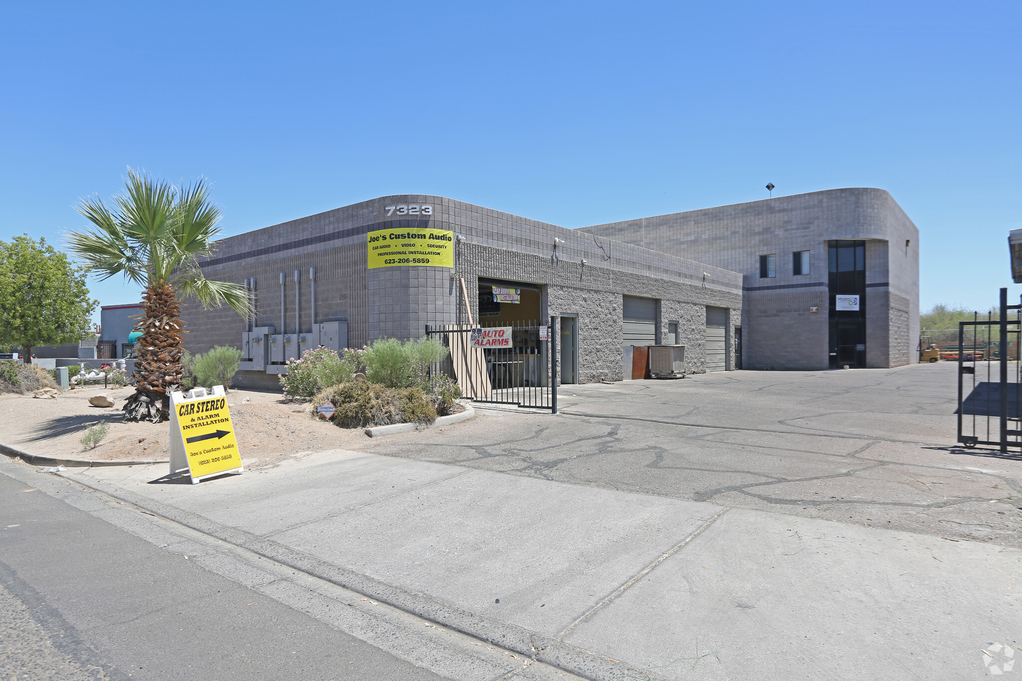 7323 W Carole Ln, Glendale, AZ for lease Primary Photo- Image 1 of 16