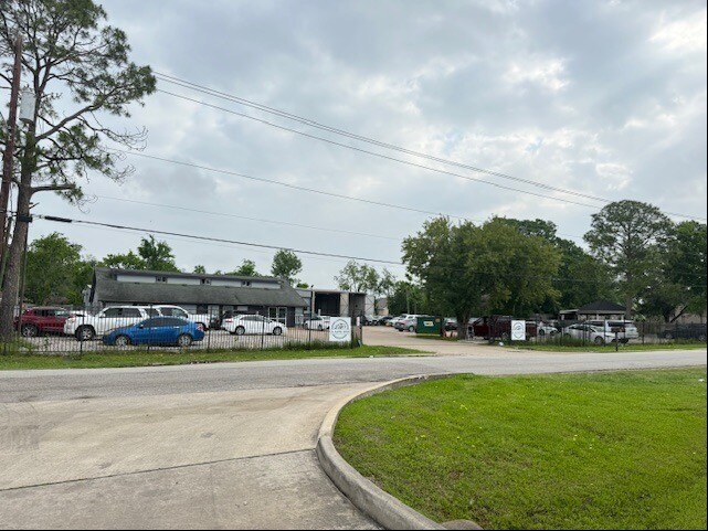 9321 Meldrum Ln, Houston, TX for lease Building Photo- Image 1 of 19