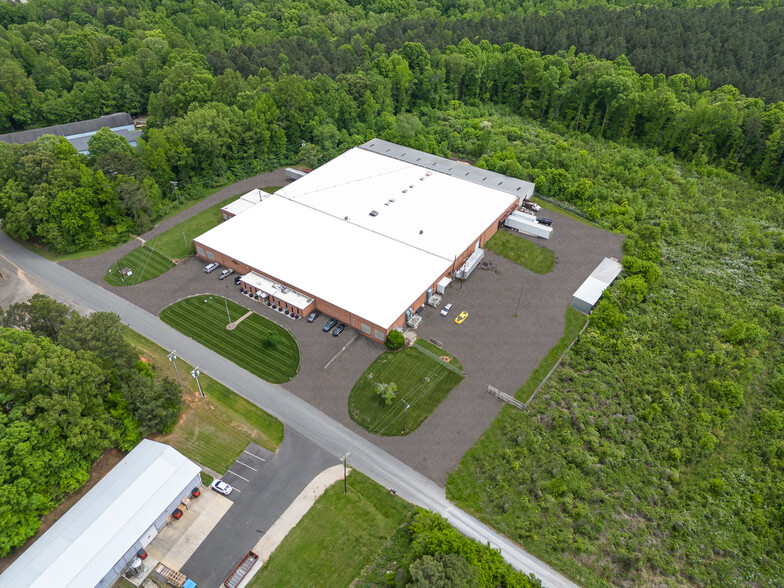 214 Superior Stainless Rd, Gastonia, NC for sale - Building Photo - Image 1 of 1