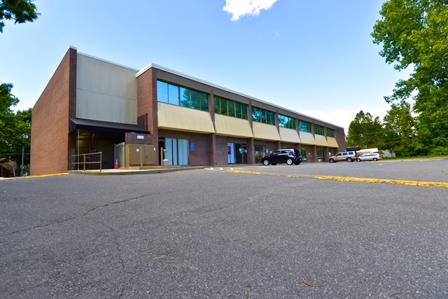 345 Main St, Danbury, CT for lease - Building Photo - Image 2 of 4