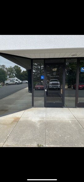 402-468 Westridge Dr, Watsonville, CA for lease - Building Photo - Image 3 of 3