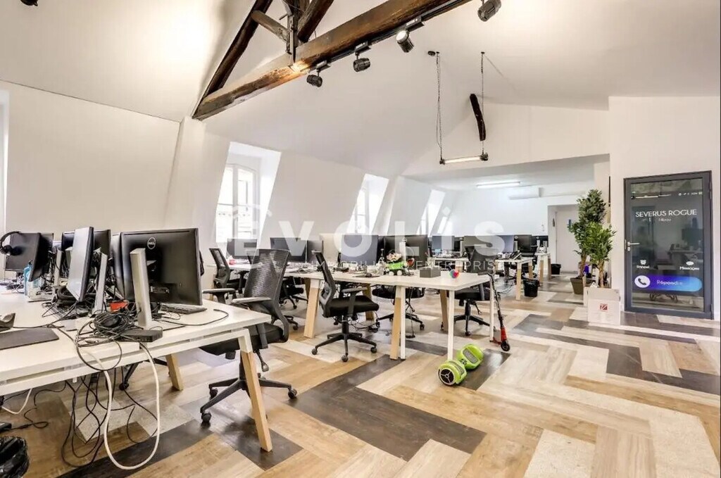 Location Bureaux 344 m² - Photo 1