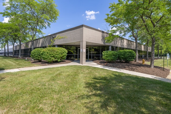 More details for 400 Cabot Dr, Hamilton, NJ - Industrial for Lease