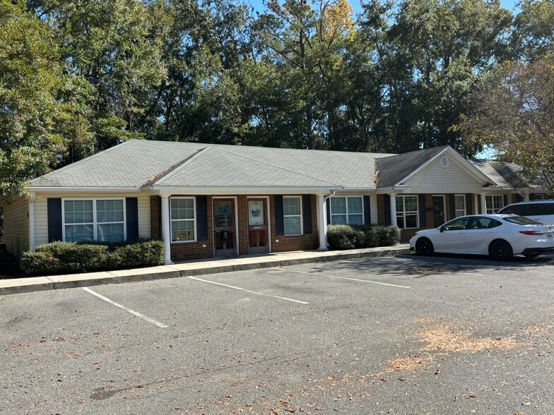 415 Cowart Ave, Valdosta, GA for sale - Building Photo - Image 2 of 10