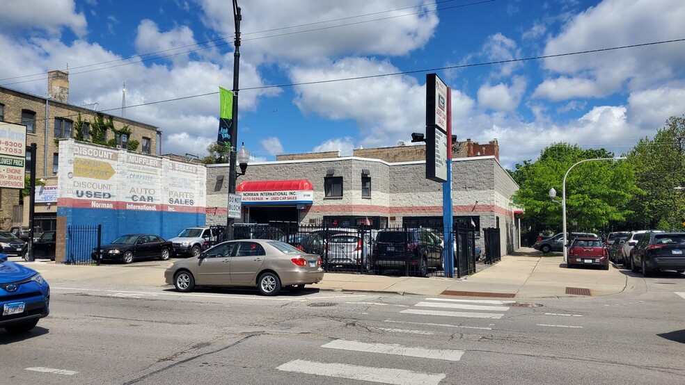 3100 W Montrose Ave, Chicago, IL for sale - Primary Photo - Image 1 of 9