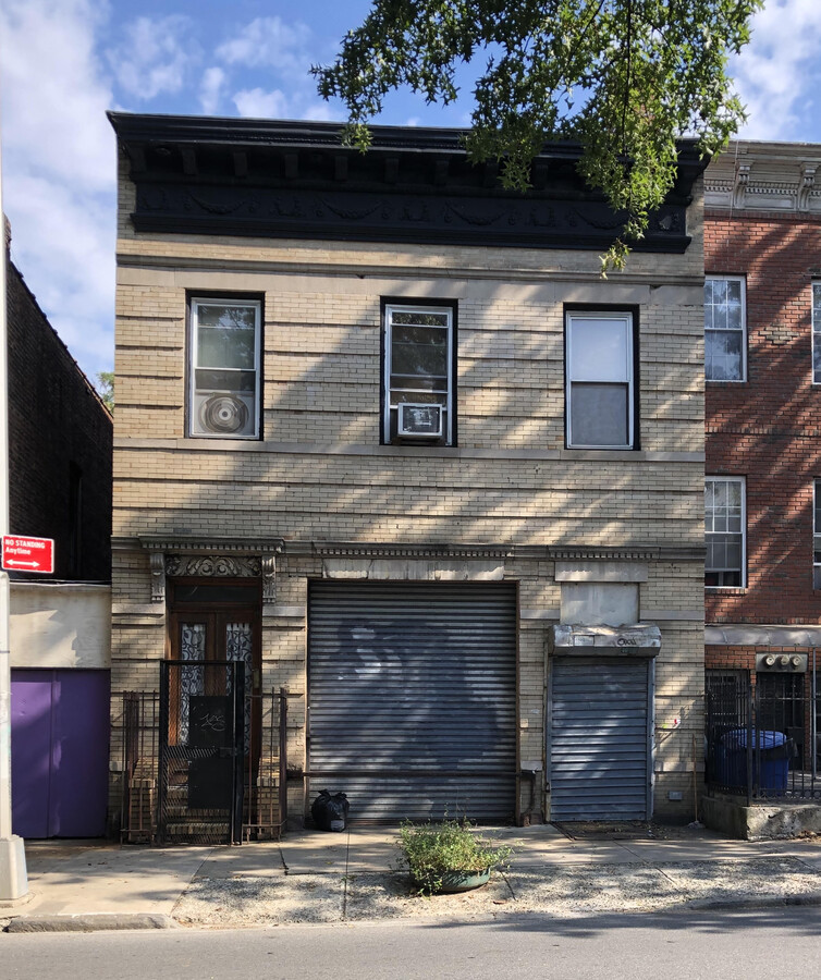 82 Cooper St, Brooklyn, Ny 11207 