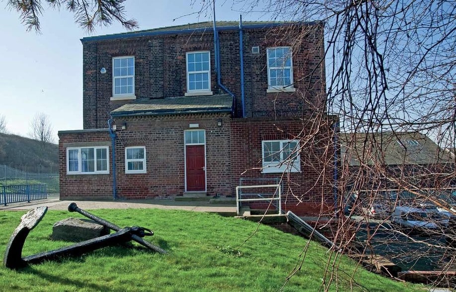 Percival Ln, Runcorn for sale - Primary Photo - Image 1 of 1