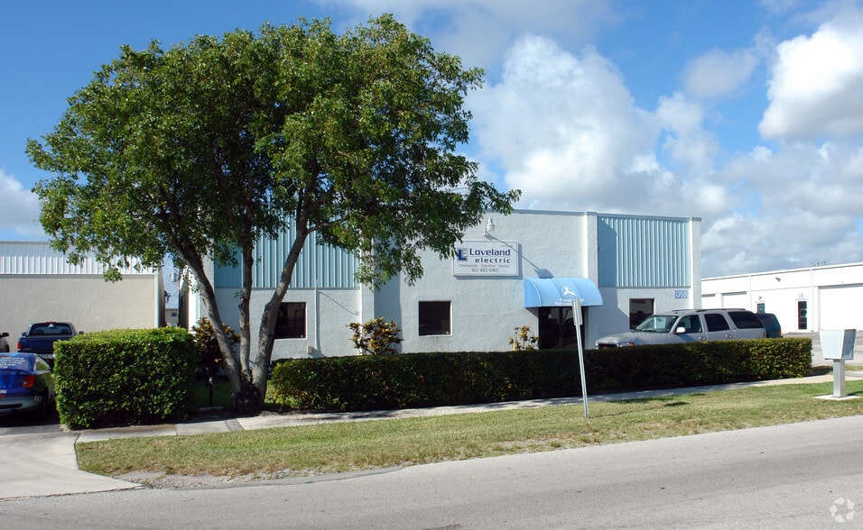 1368 N Killian Dr, Lake Park, FL for lease - Building Photo - Image 3 of 4