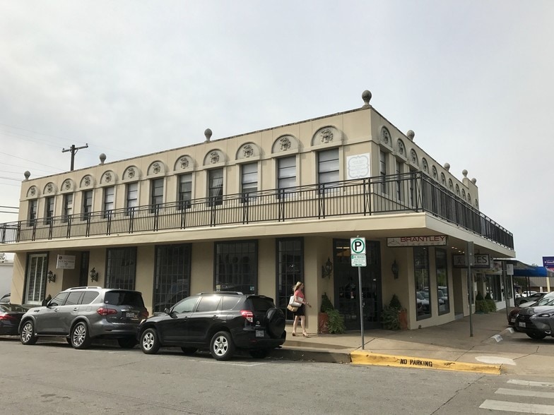 6801-6805 Hillcrest Ave, Dallas, TX for lease - Building Photo - Image 2 of 4