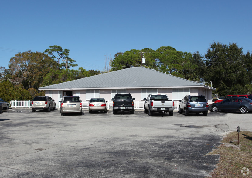 190 W Dearborn St, Englewood, FL for sale - Primary Photo - Image 1 of 1