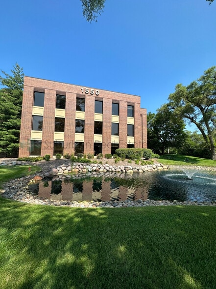 1550 Spring Rd, Oak Brook, IL for lease - Building Photo - Image 1 of 9
