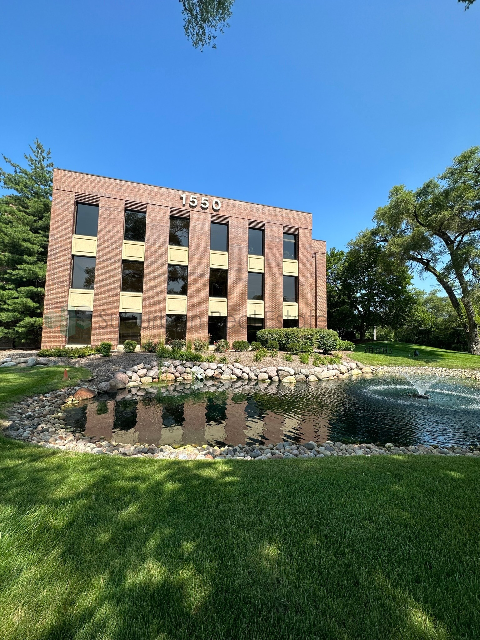 1550 Spring Rd, Oak Brook, IL for lease Building Photo- Image 1 of 10