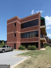 827 Fairways Ct, Stockbridge, GA for lease Building Photo- Image 2 of 4