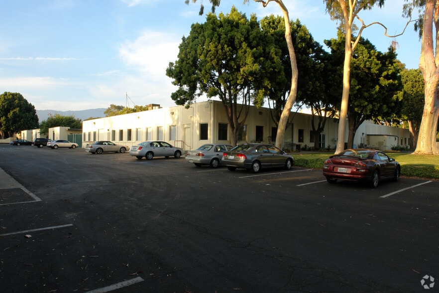 hollister avenue
