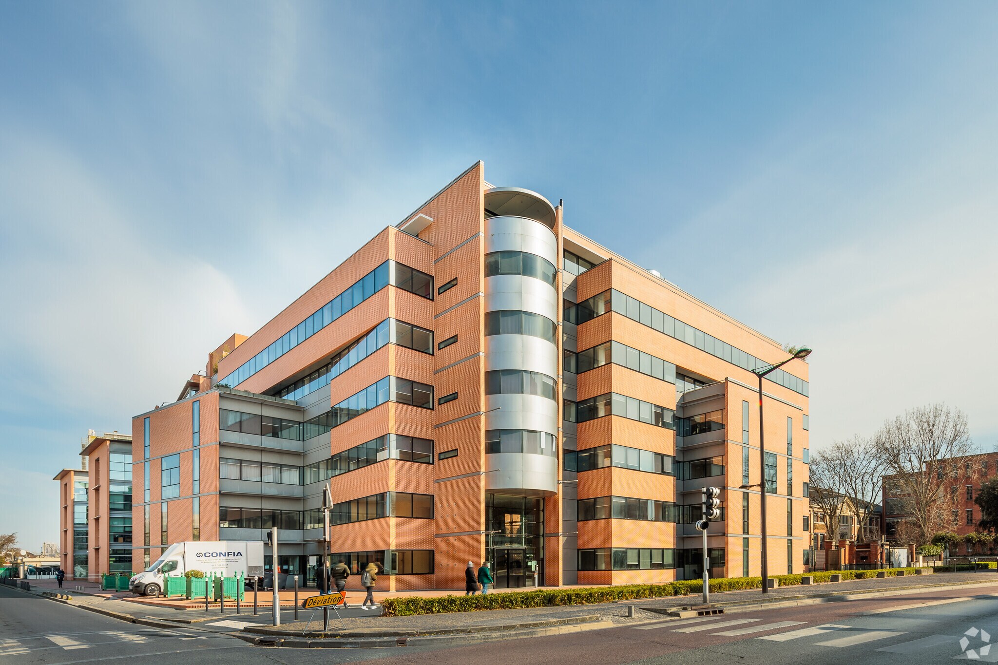 Office in Ivry-sur-Seine for sale Primary Photo- Image 1 of 8