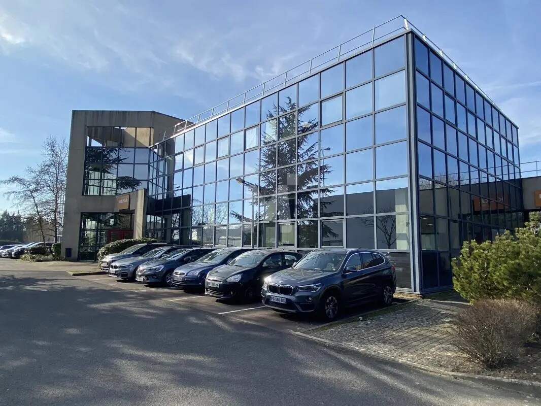 Flex in Villebon-sur-Yvette for lease Building Photo- Image 1 of 10