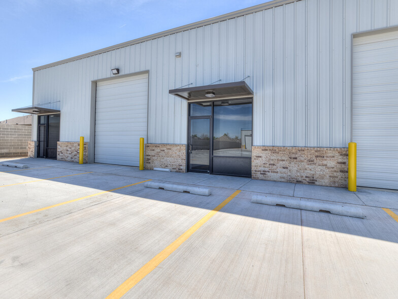 200 Chisholm Trail, Mustang, OK for lease - Building Photo - Image 2 of 39