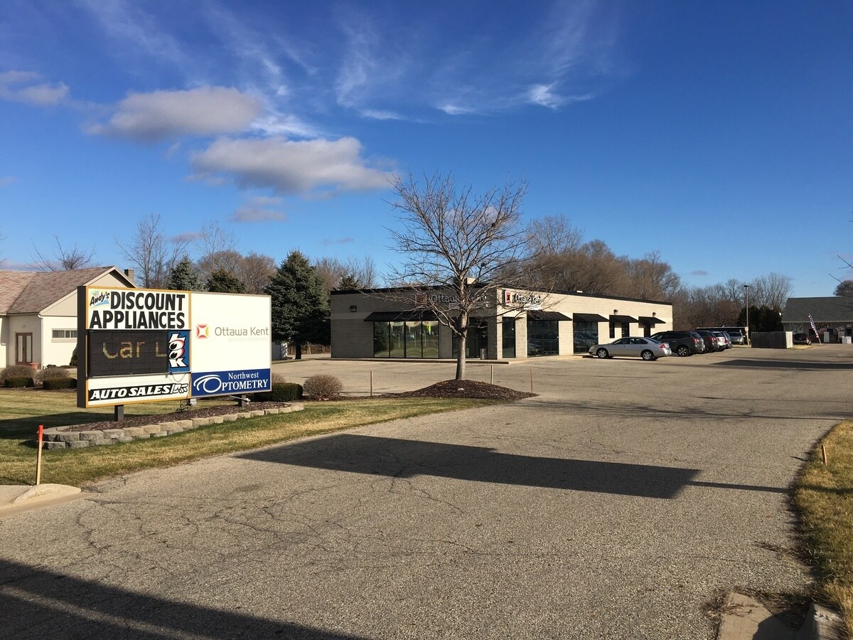 570 S State St, Sparta, MI 49345 OfficeRetail for Lease