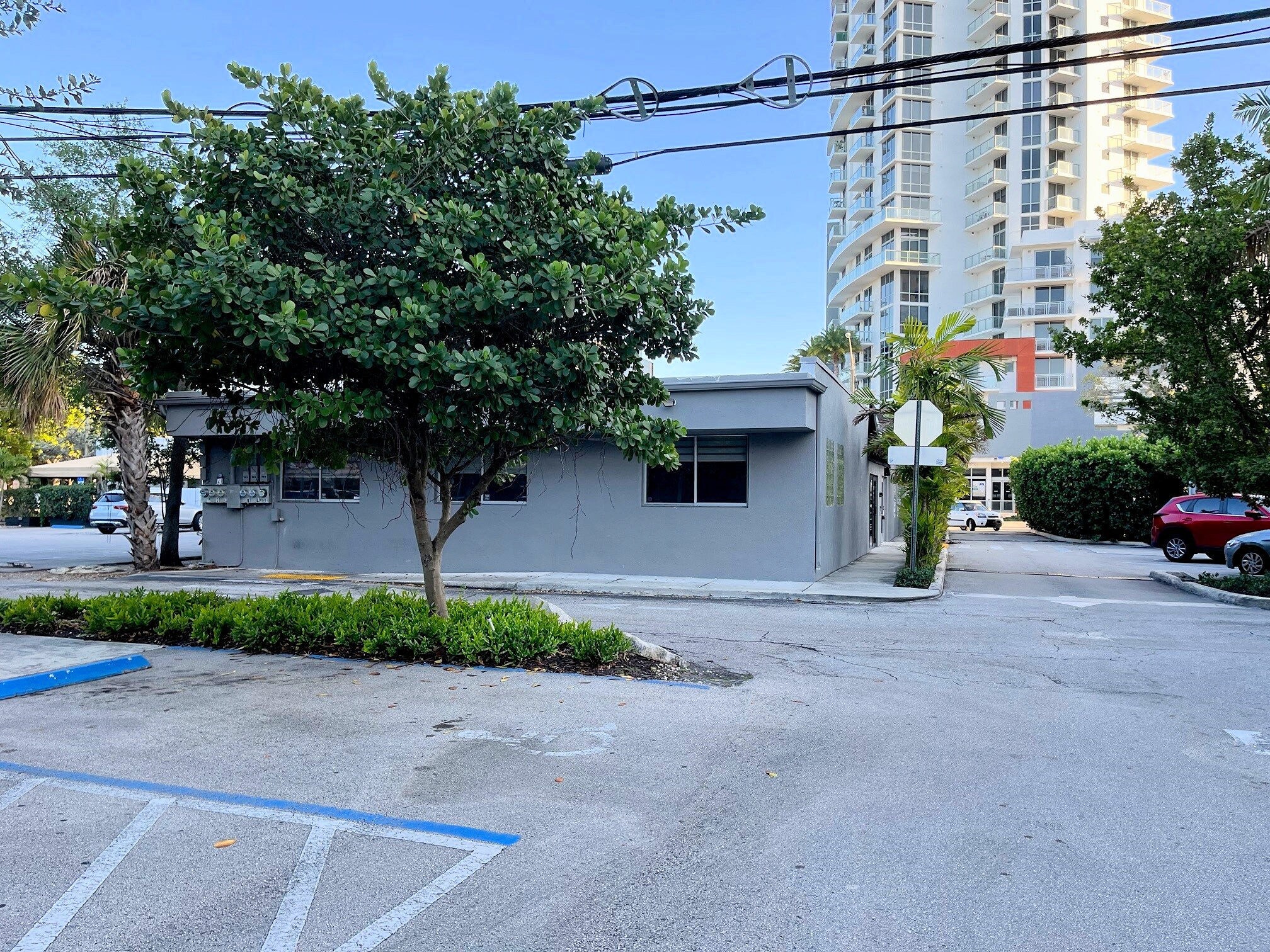 Off Lease Only Broward Location 83 - dmef52w