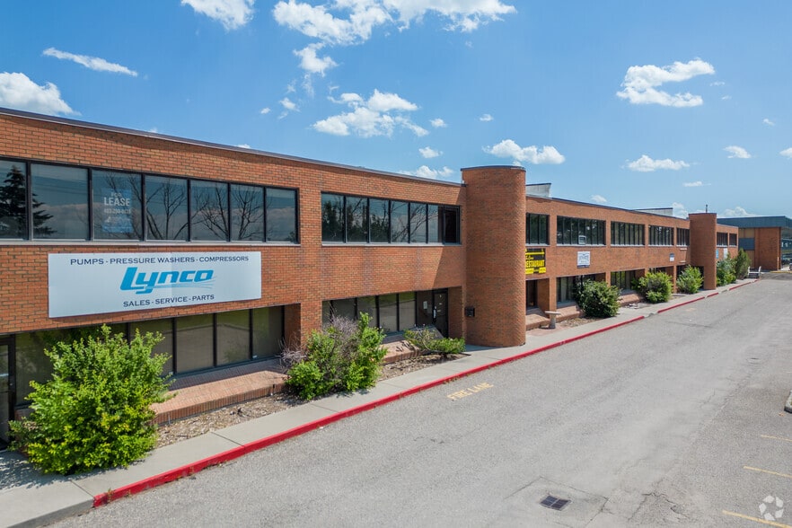 1715 27th Ave NE, Calgary, AB for sale - Primary Photo - Image 1 of 6