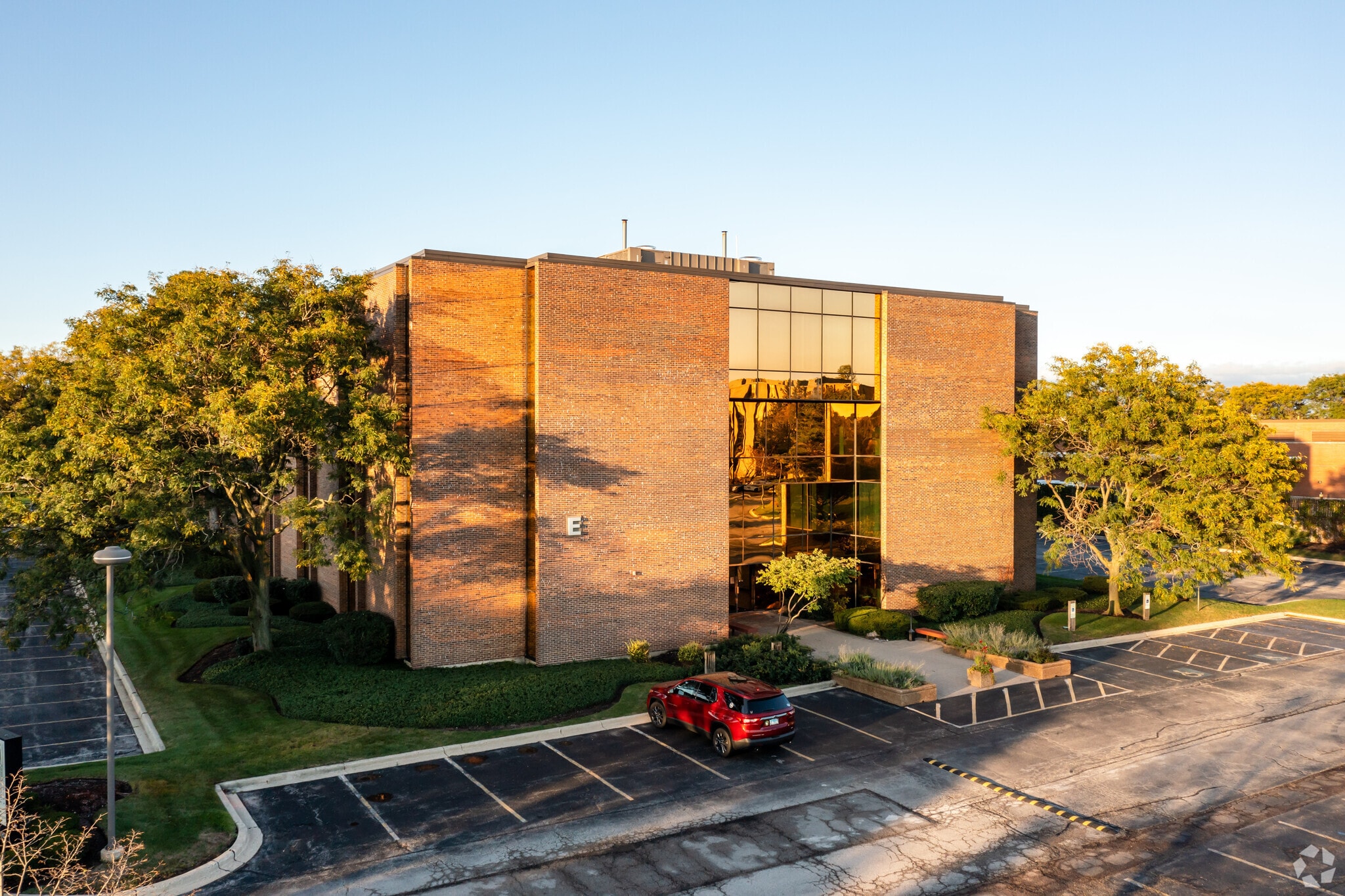 800 Roosevelt Rd, Glen Ellyn, IL for lease Building Photo- Image 1 of 12