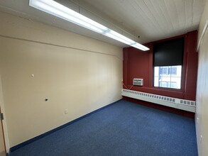 143-147 Essex St, Haverhill, MA for lease Interior Photo- Image 2 of 3