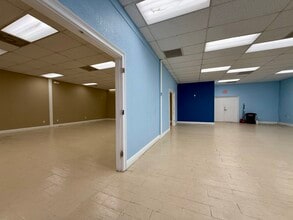 150-192 N Powerline Rd, Pompano Beach, FL for lease Interior Photo- Image 2 of 26