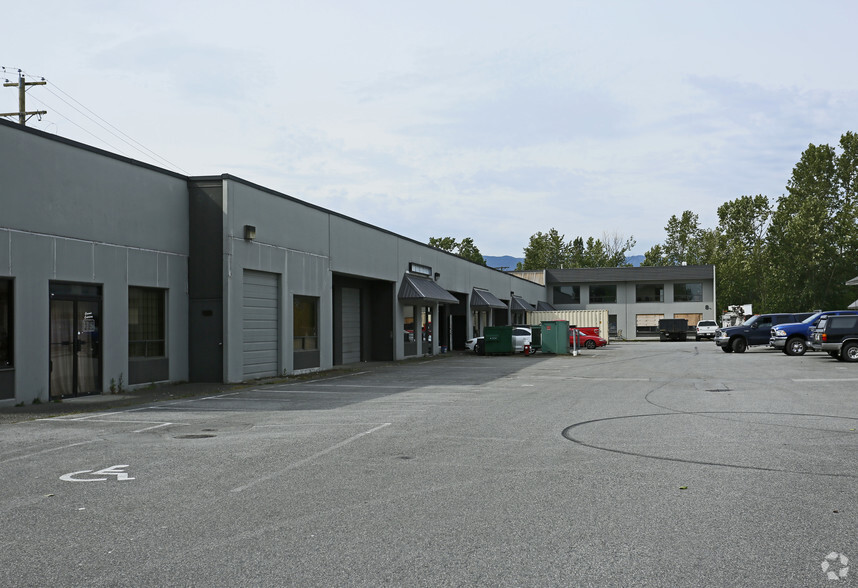 11720 Stewart Cres, Maple Ridge, BC for lease - Building Photo - Image 3 of 7