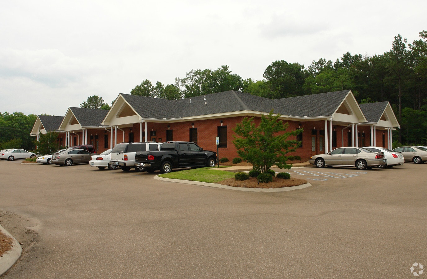 877 A Northpark Dr, Ridgeland, MS 39157 Office for Sale