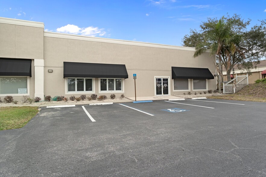 5145 Mariner Blvd, Spring Hill, FL for lease - Building Photo - Image 3 of 21