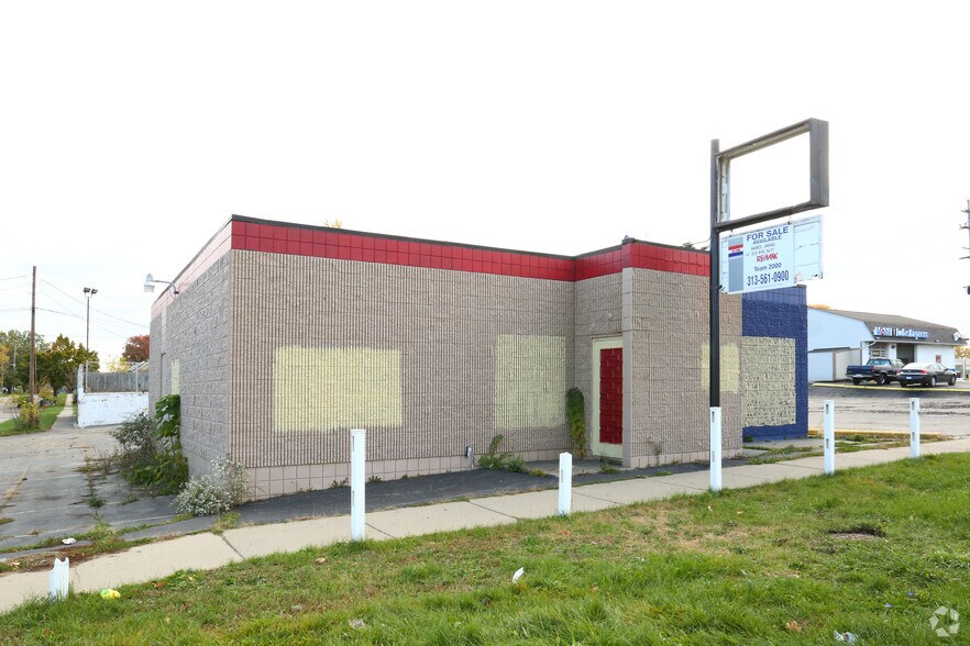 4627 Fenton Rd, Flint, MI 48507